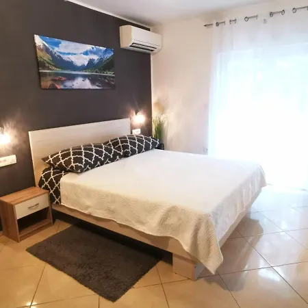 Rita Nemira Apartment Omis